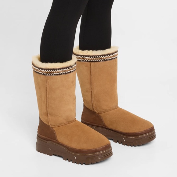 UGG Classic Tall TrailGazer Women. Size 7 Women - Picture 1 of 9
